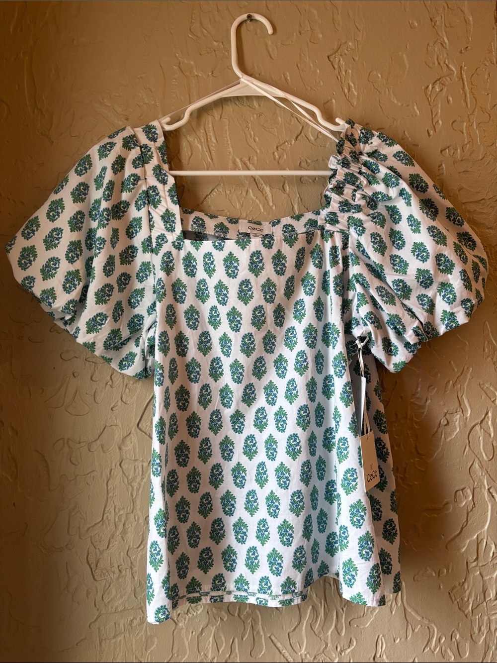 NWT CeCe Women's Puff Sleeve Square Neck Top